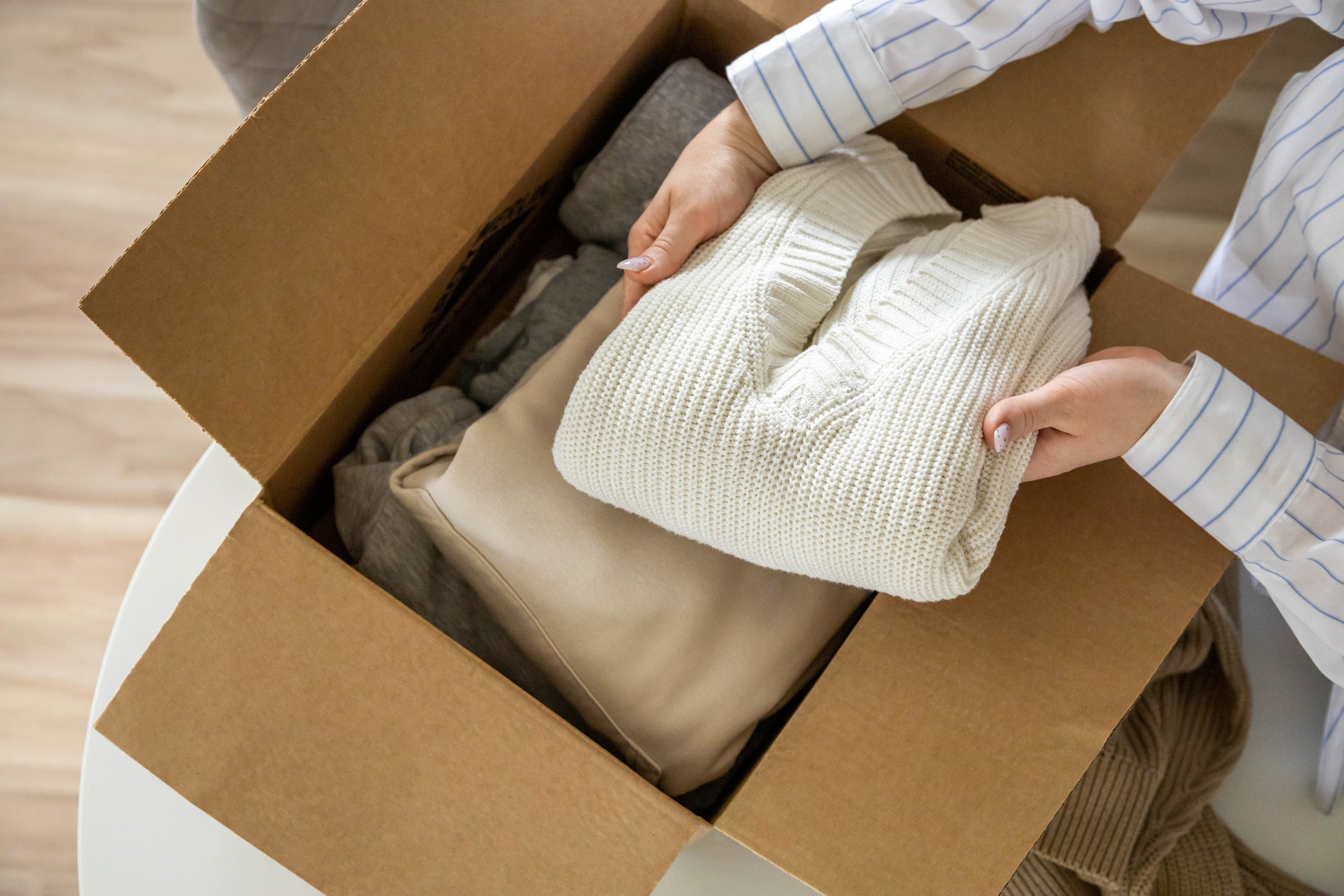 How to Pack Clothes for Moving: A Complete Guide